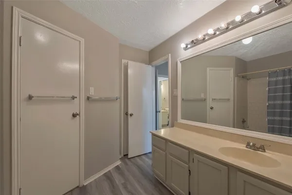 $2,150 | 13715 Ludgate Pass, Houston, TX 77034