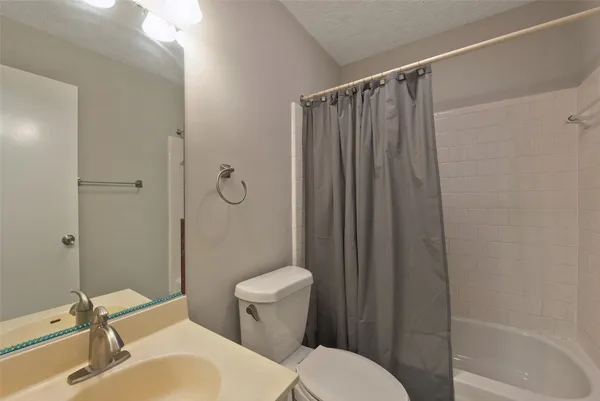 $2,150 | 13715 Ludgate Pass, Houston, TX 77034