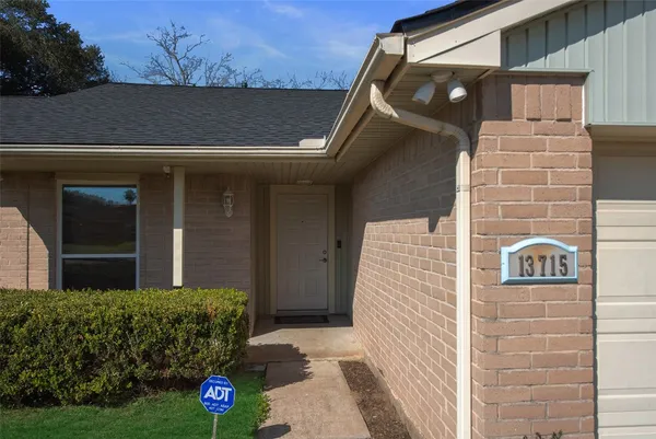 $2,150 | 13715 Ludgate Pass, Houston, TX 77034