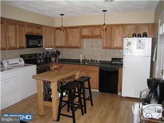 515 York Rd., Unit 10C Willow Grove, PA 19090 - Photo 4 of 11 Kitchen