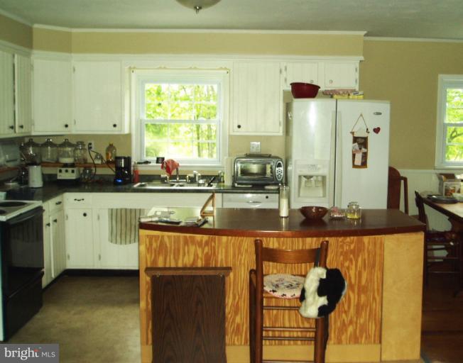 9103 Webb Road Somerset, VA 22972 - Photo 2 of 15 Kitchen