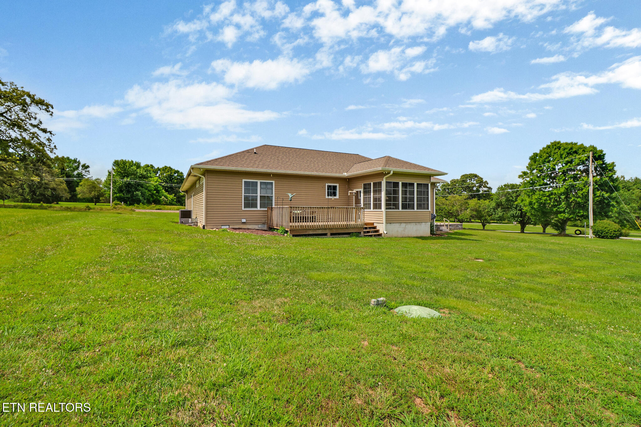 1432 Sawmill Road Crossville, TN 38555 - Photo 5 of 54 Back of House