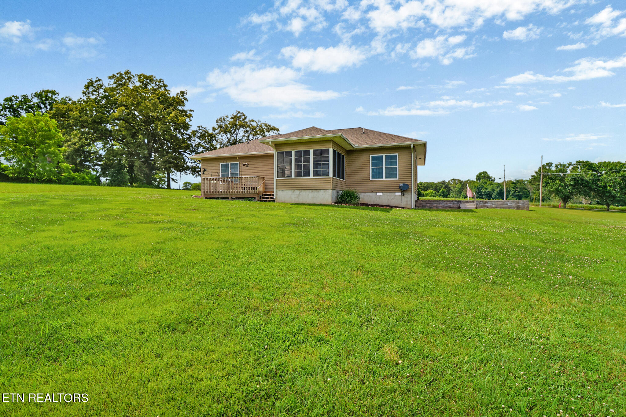 1432 Sawmill Road Crossville, TN 38555 - Photo 6 of 54 Back of House
