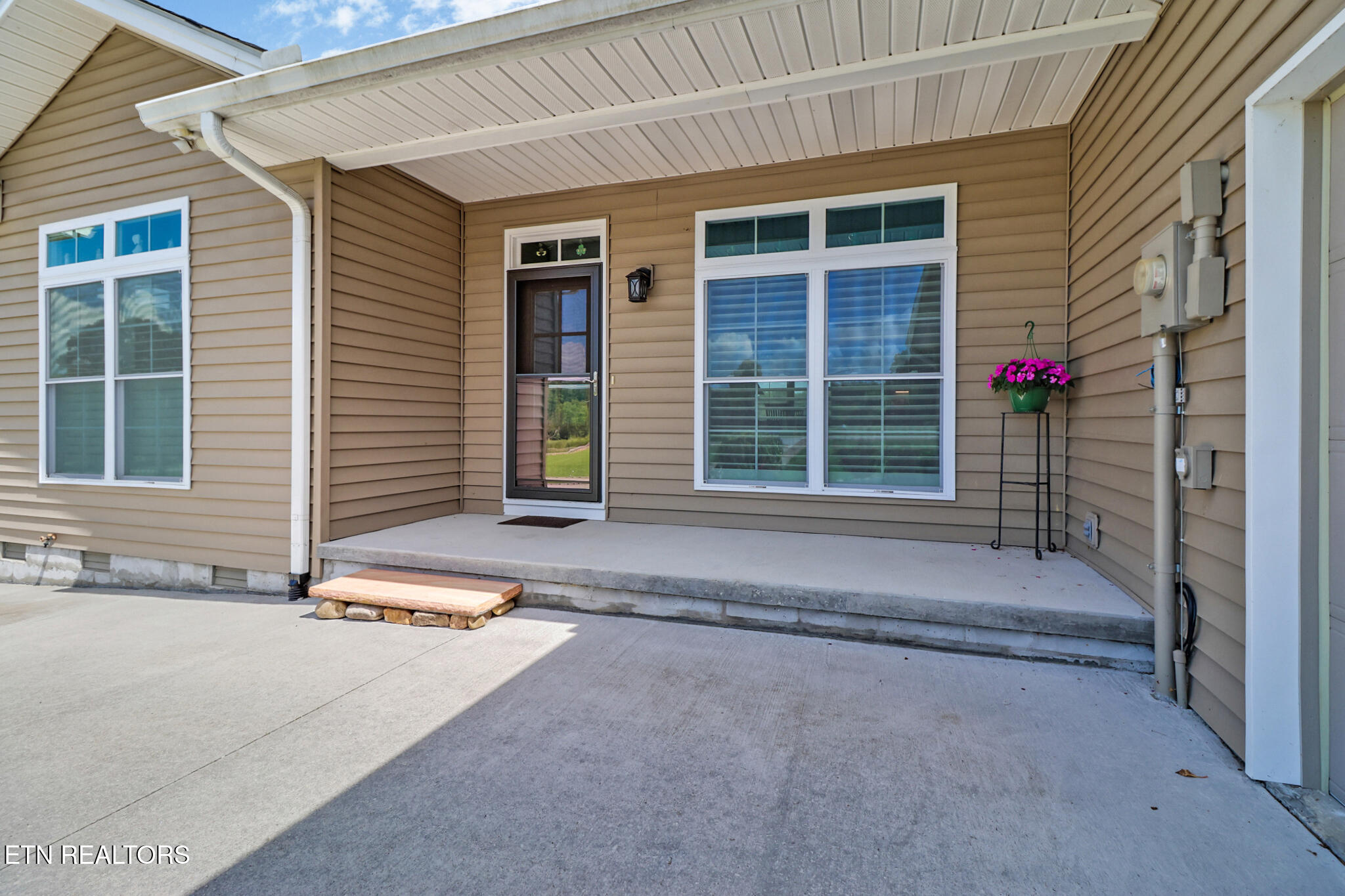 1432 Sawmill Road Crossville, TN 38555 - Photo 7 of 54 Front Porch