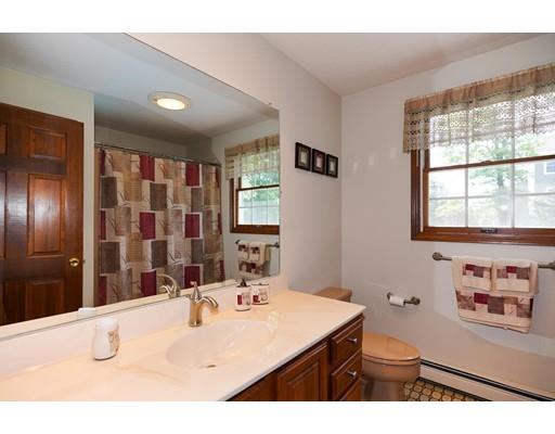 46 Deerfield Road Shrewsbury, MA 01545 - Photo 20 of 26 Gallery Image 20