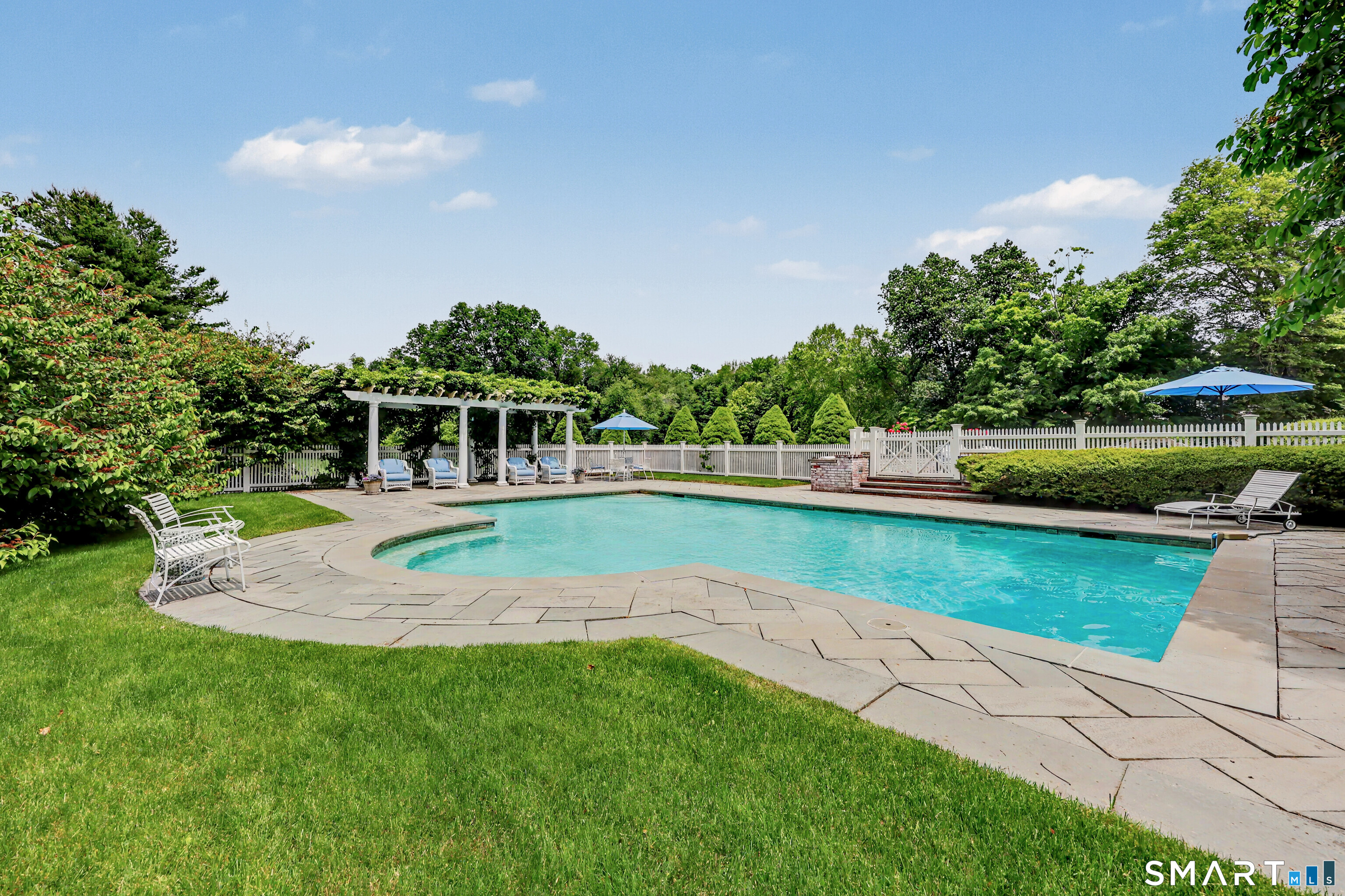 800 Verna Hill Road Fairfield, CT 06824 - Photo 37 of 39