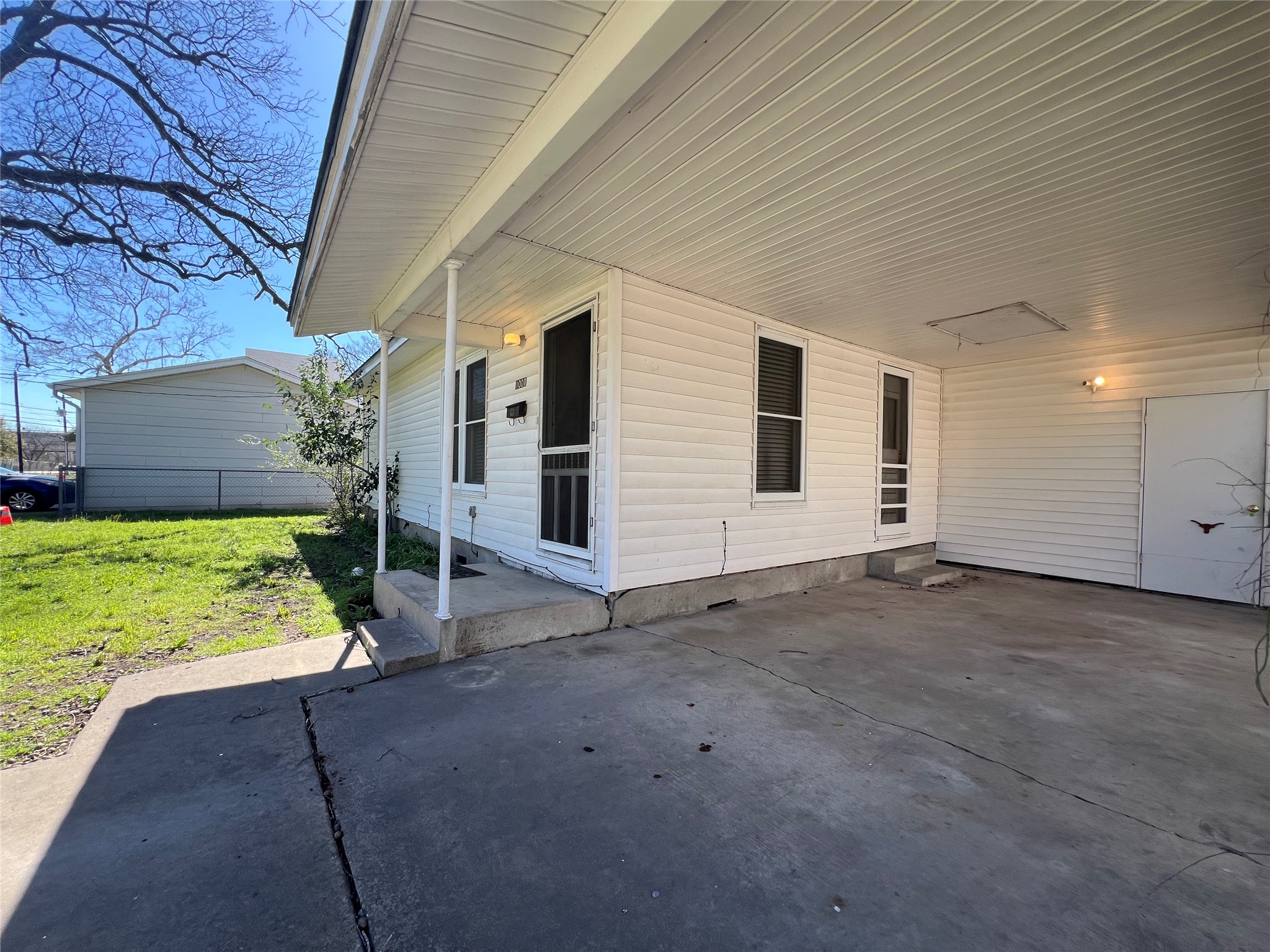 1007 East 38th Street Austin, TX 78705 - Photo 3 of 19