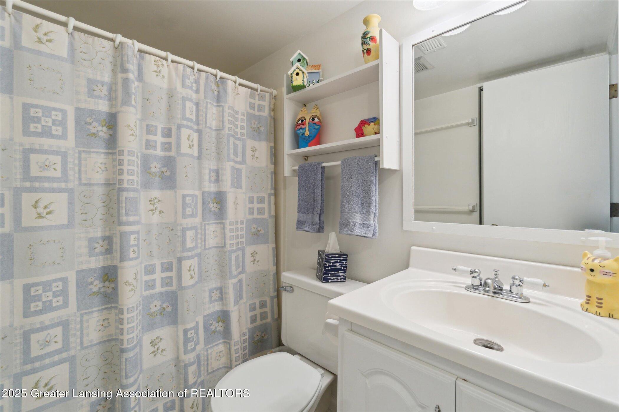 2034 Hamilton Road, Unit 206 Okemos, MI 48864 - Photo 14 of 27 25-2034-Hamilton-Rd-Okemos-MI-48864-Wind