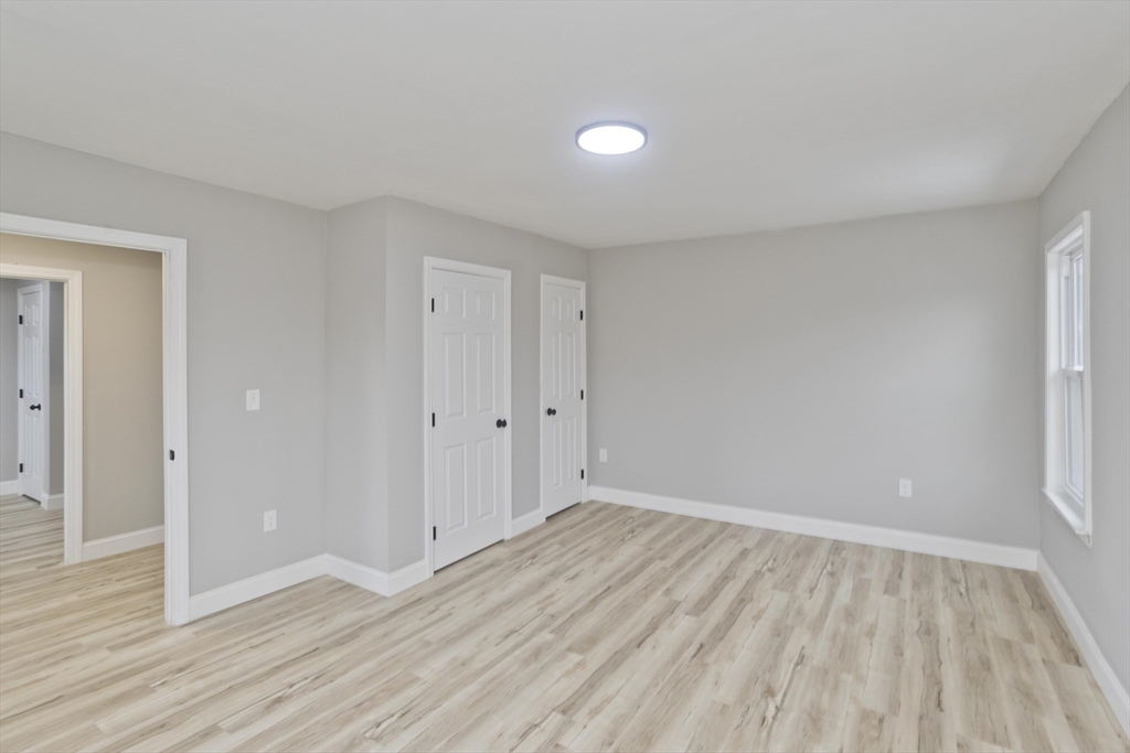 305 Dickinson Street Springfield, MA 01108 - Photo 11 of 25