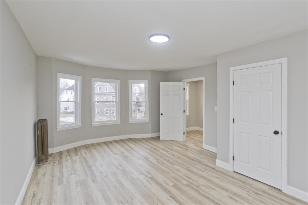 305 Dickinson Street Springfield, MA 01108 - Photo 16 of 25