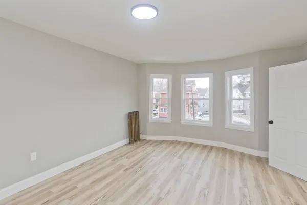 $329,999 | 305 Dickinson Street, Springfield, MA 01108