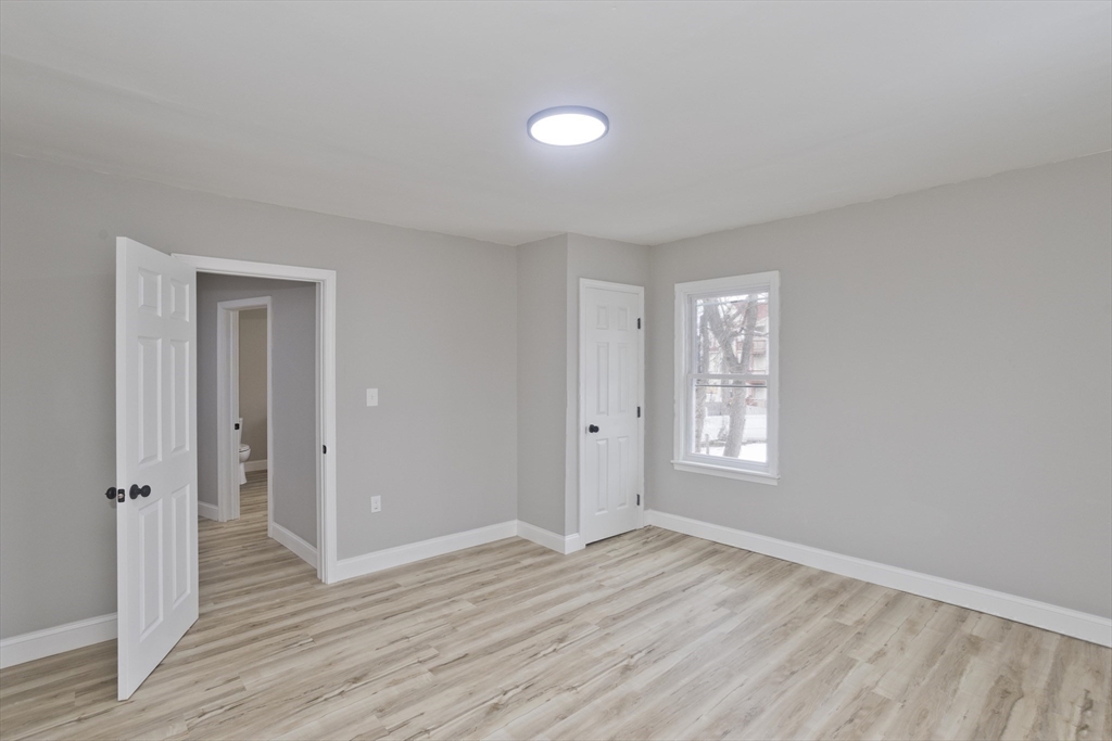 305 Dickinson Street Springfield, MA 01108 - Photo 19 of 25