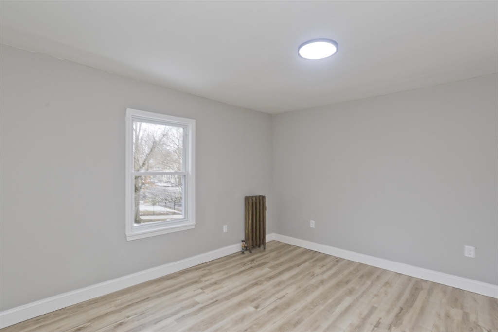 305 Dickinson Street Springfield, MA 01108 - Photo 20 of 25