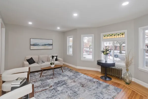 $329,999 | 305 Dickinson Street, Springfield, MA 01108