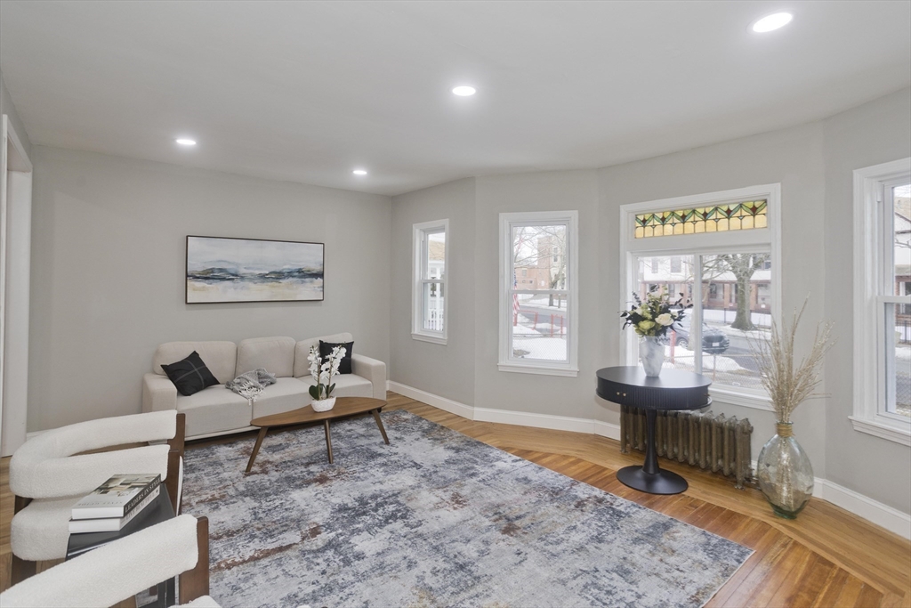 305 Dickinson Street Springfield, MA 01108 - Photo 5 of 25