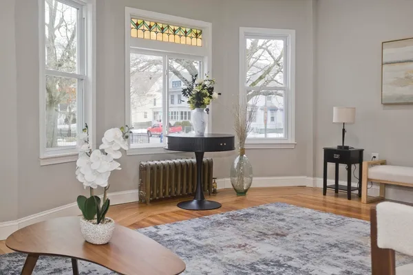 $329,999 | 305 Dickinson Street, Springfield, MA 01108