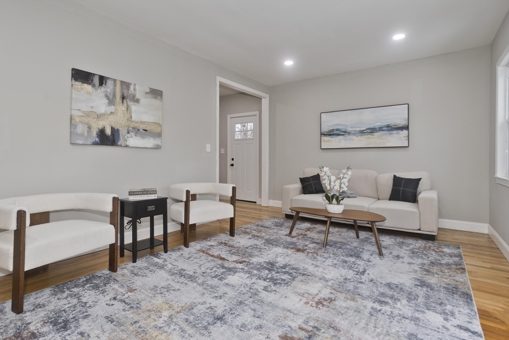 305 Dickinson Street Springfield, MA 01108 - Photo 7 of 25