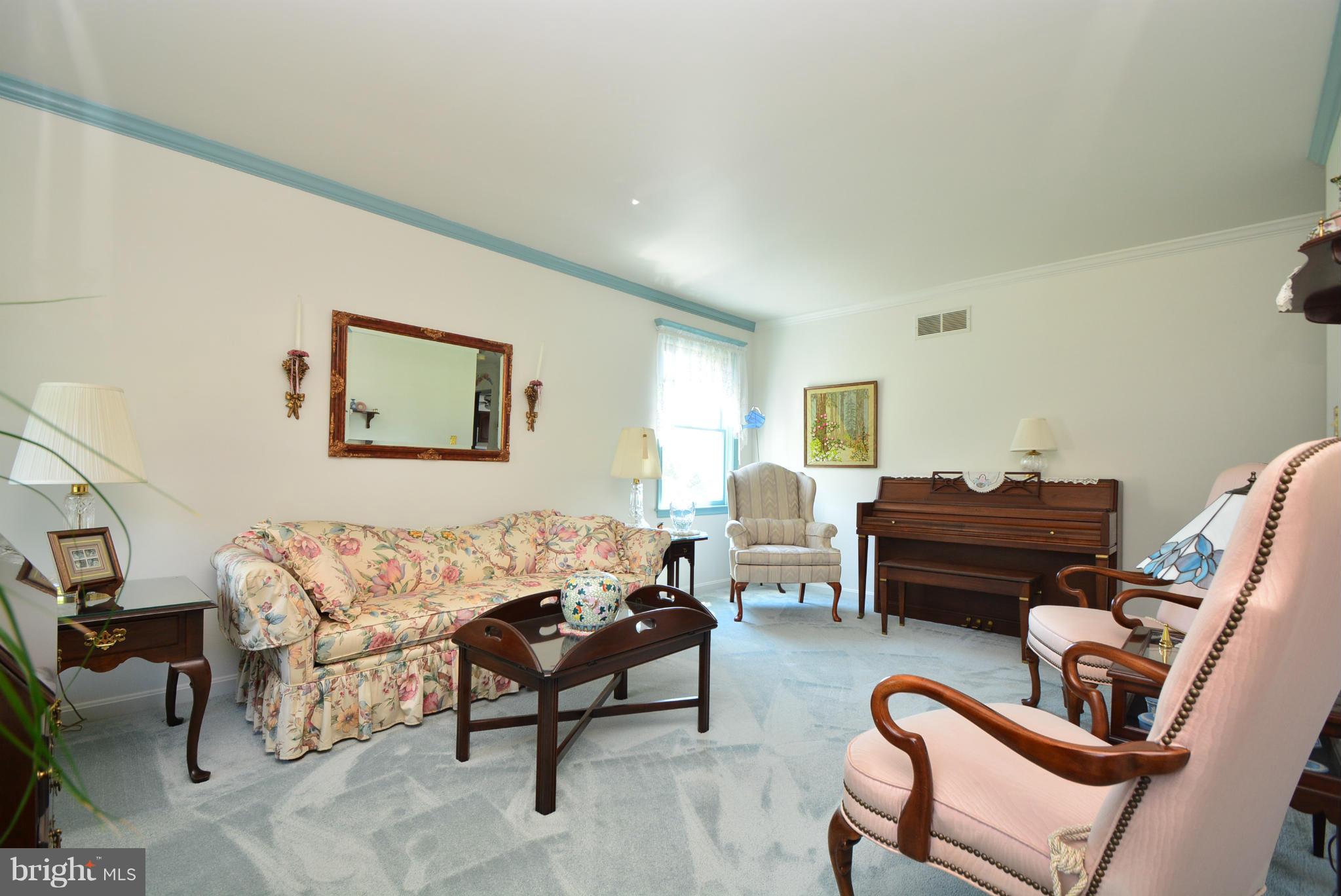 1168 Taylor Road Street, MD 21154 - Photo 9 of 30 Living Room