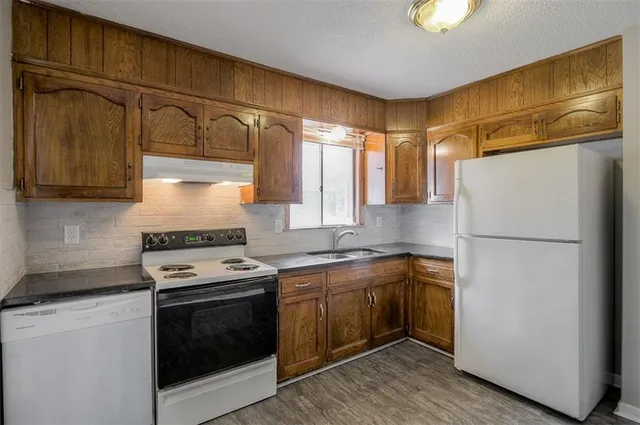 $159,900 | 11601 Manchester Avenue, Kansas City, MO 64134