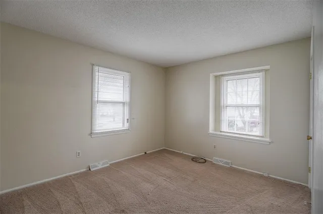 $159,900 | 11601 Manchester Avenue, Kansas City, MO 64134