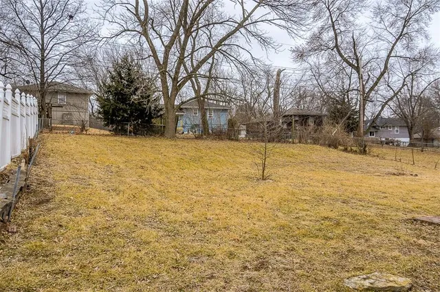 $159,900 | 11601 Manchester Avenue, Kansas City, MO 64134