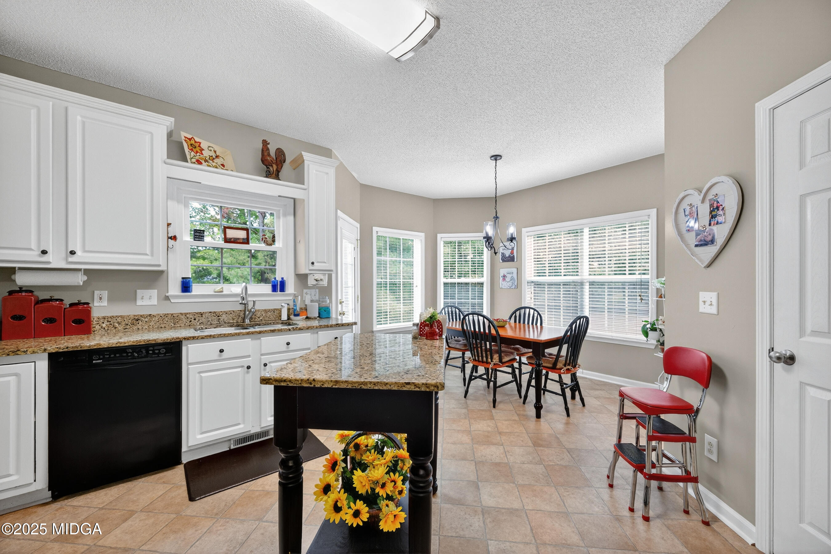 504 Edgefield Way Macon, GA 31210 - Photo 13 of 41 13-008_W7A4705