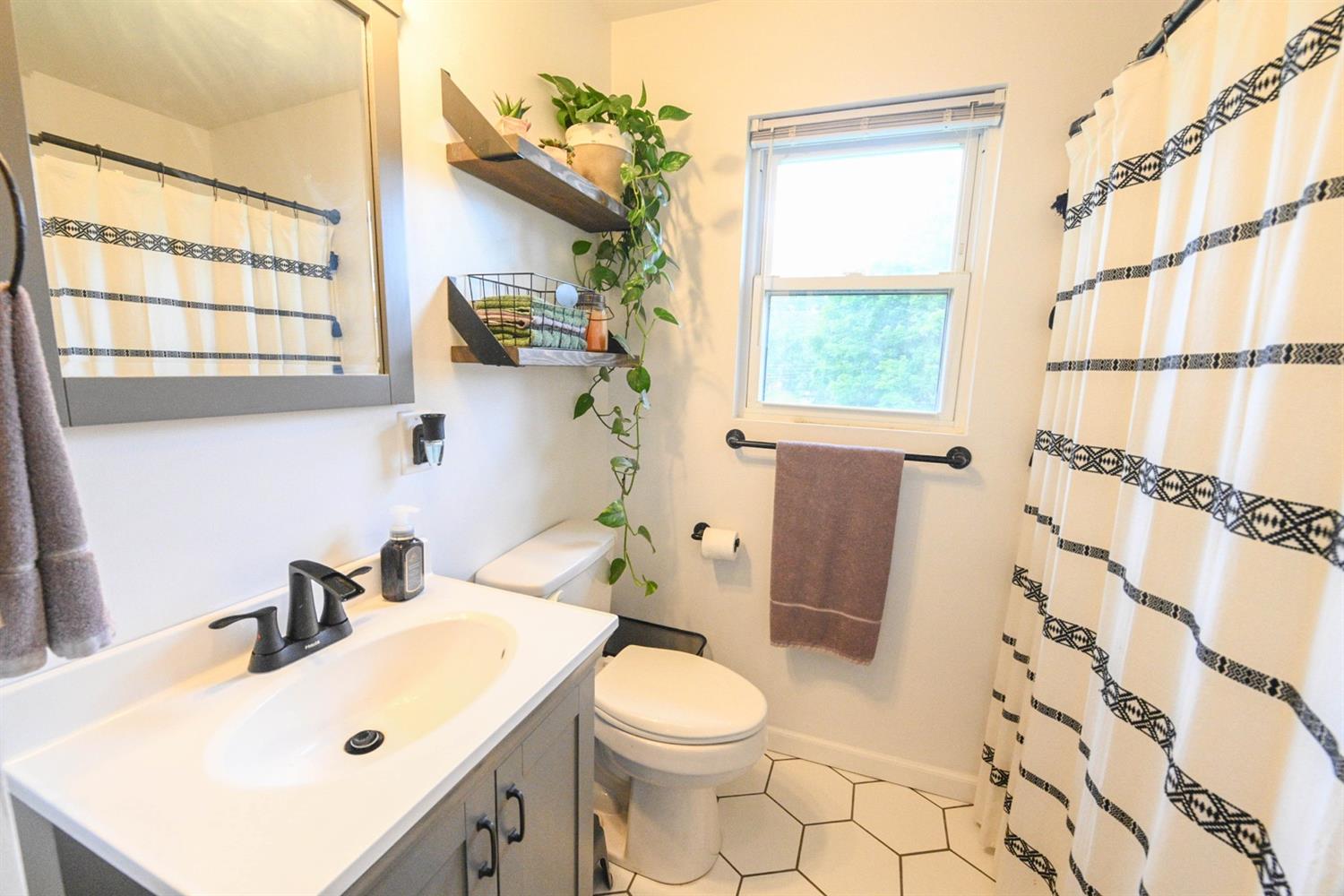 709 Ridge Avenue Aurora, IN 47001 - Photo 8 of 42 Gallery Image 8