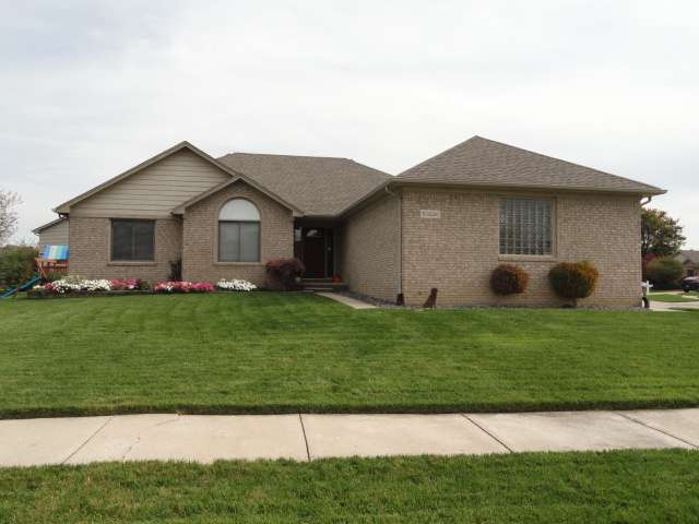 50230 Riverside Drive Macomb, MI 48044 - Photo 1 of 18 31076293.JPG