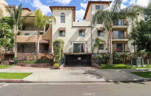 $650,000 | 5264 Satsuma Avenue, Unit 9, North Hollywood, CA 91601