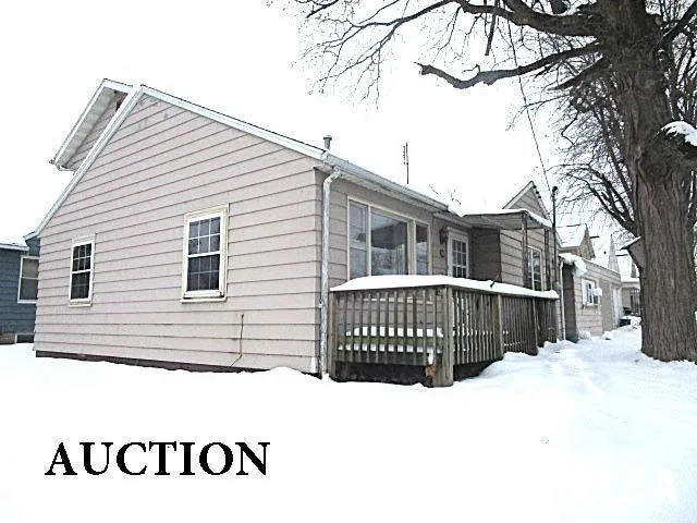 $1 | 345 North 7th Avenue, Canton, IL 61520