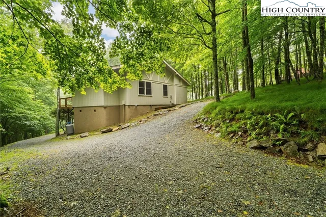 $367,000 | 1028 Charter Hills Road, Beech Mountain, NC 28604
