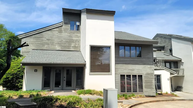 $1,542 | 1010 East North Street, Greenville, SC 29601