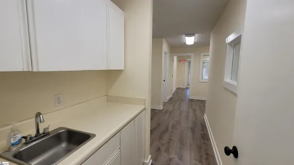 $1,542 | 1010 East North Street, Greenville, SC 29601