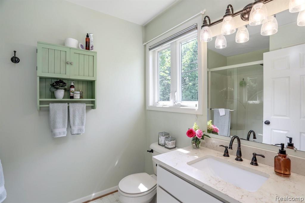2926 Dearborn Avenue Rochester Hills, MI 48309 - Photo 12 of 29