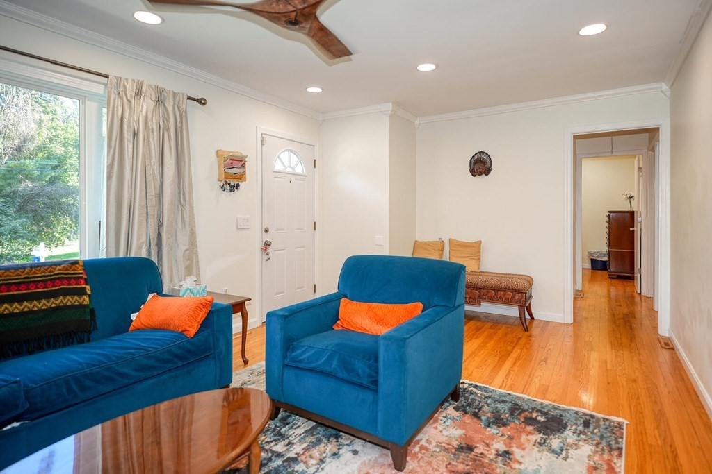 23 Riley Road Northborough, MA 01532 - Photo 5 of 24 Gallery Image 5