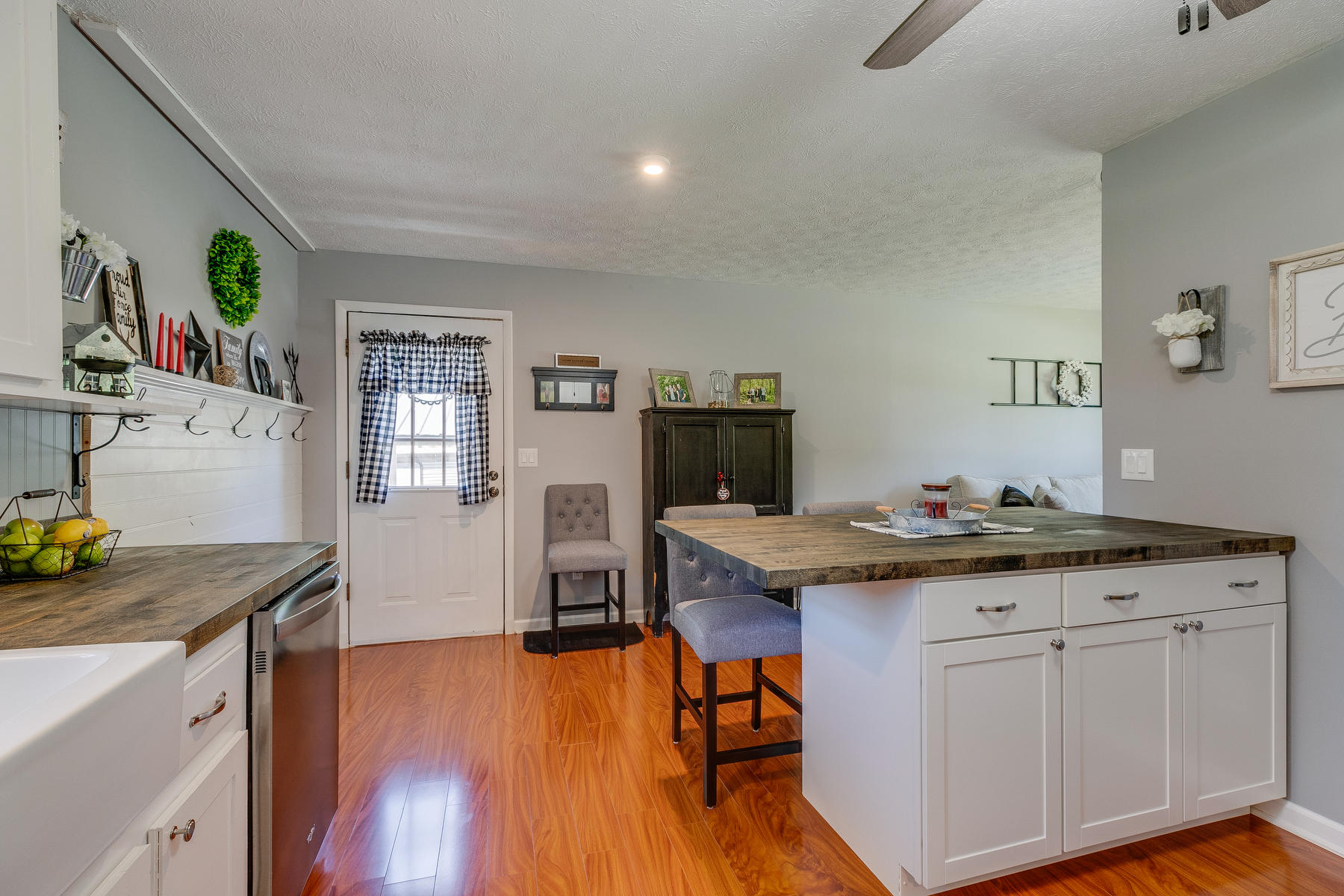 253 Cedar Branch Road Kingsport, TN 37664 - Photo 13 of 31 013