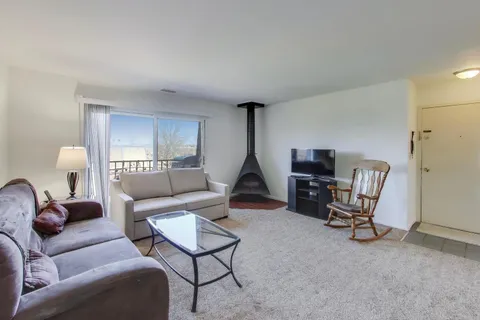 $210,000 | 717 Killarney Court, Unit 2D, Schaumburg, IL 60193