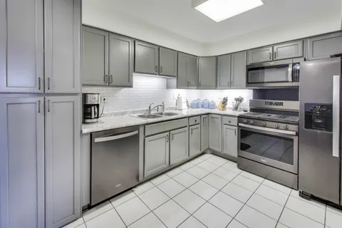 $210,000 | 717 Killarney Court, Unit 2D, Schaumburg, IL 60193