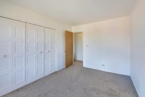 $210,000 | 717 Killarney Court, Unit 2D, Schaumburg, IL 60193