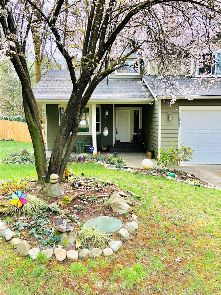 12906 Wallace Road Southeast Olalla, WA 98359 - Photo 3 of 19 Gallery Image 3