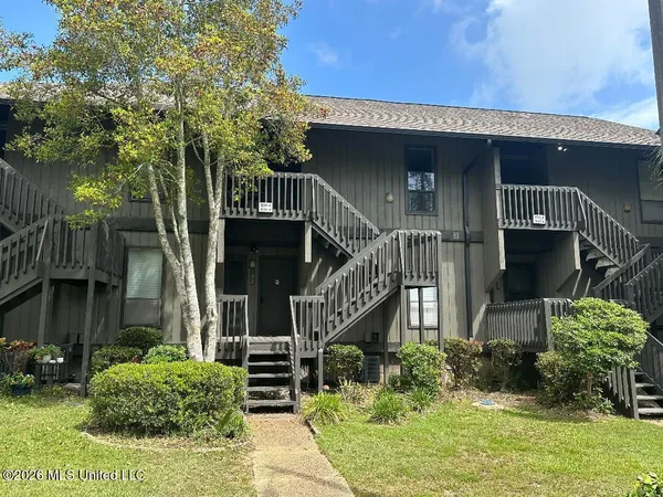$132,000 | 232 Lanai, Unit J, Diamondhead, MS 39525