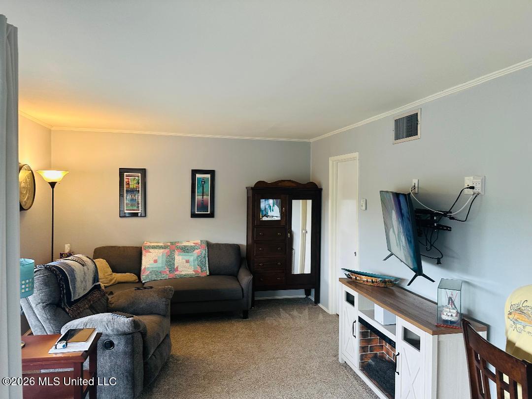 232 Lanai, Unit J Diamondhead, MS 39525 - Photo 11 of 14 thumbnail livingroom