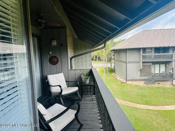 $132,000 | 232 Lanai, Unit J, Diamondhead, MS 39525