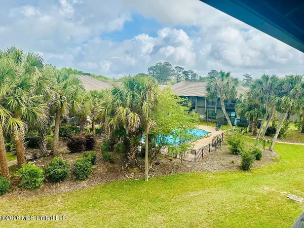 $132,000 | 232 Lanai, Unit J, Diamondhead, MS 39525