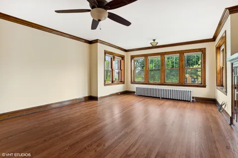 $2,100 | 1522 North Austin Boulevard, Unit 2, Oak Park, IL 60302