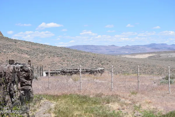 a view of a dry field