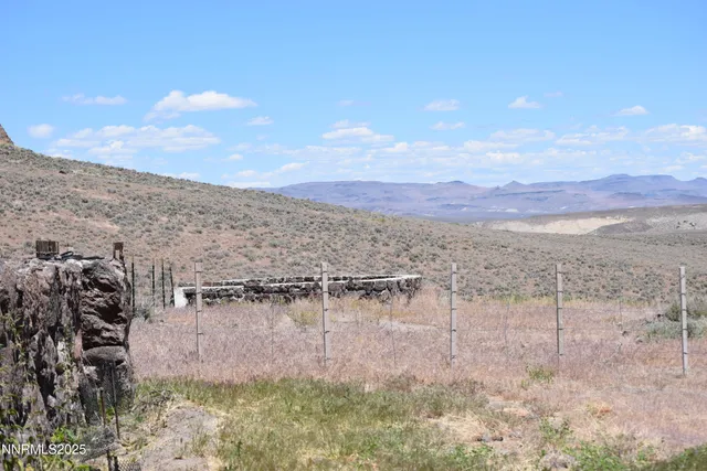 a view of a dry field