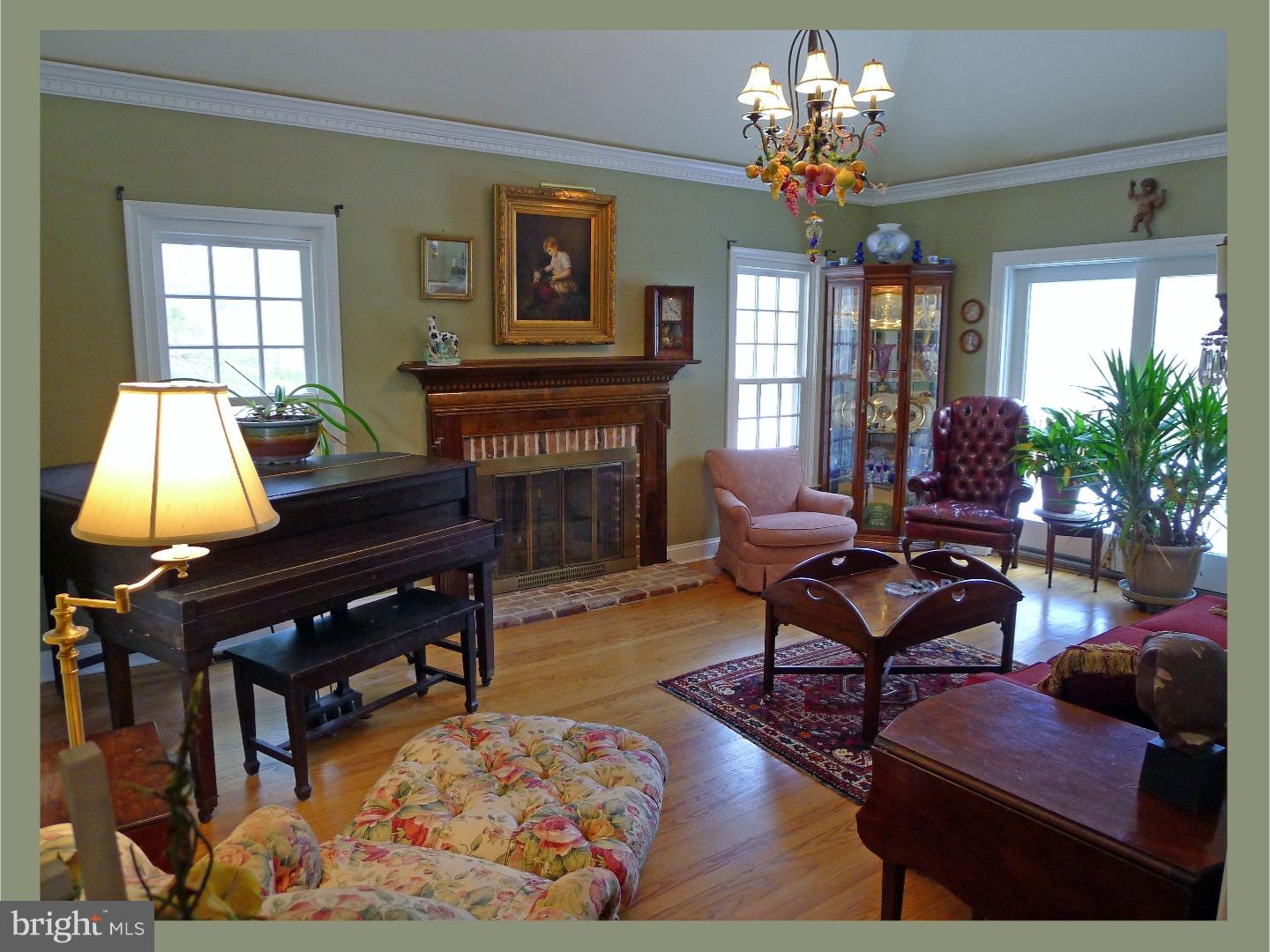 1673 Valley Road Newtown Square, PA 19073 - Photo 5 of 25 Gallery Image 5