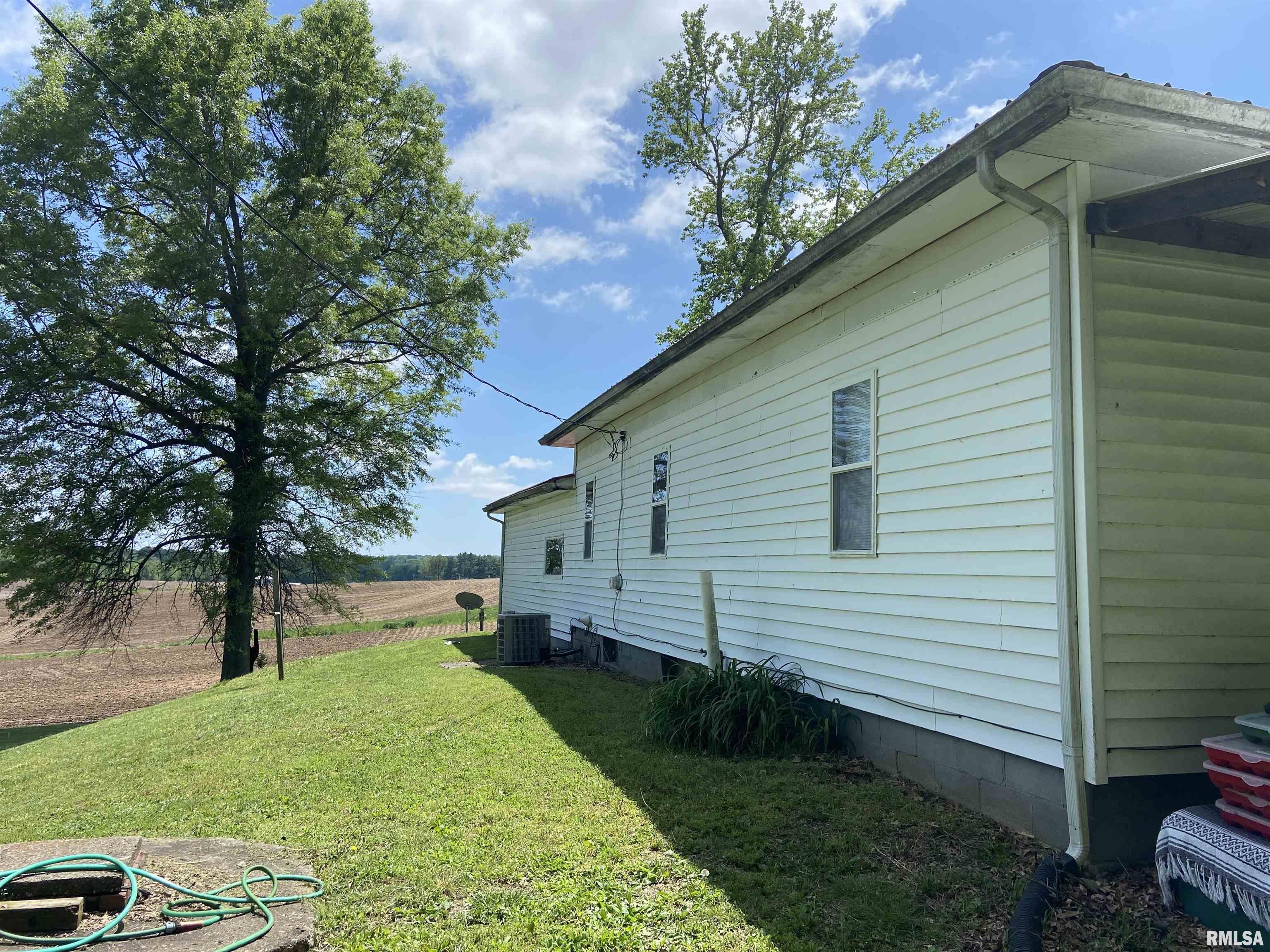 9798 Saraville Road Stonefort, IL 62987 - Photo 6 of 15