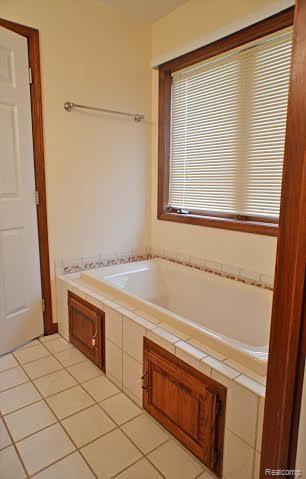 9456 North Fowlerville Road Fowlerville, MI 48836 - Photo 24 of 26 24.jpg